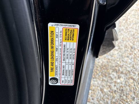 Certified 2023 Buick Envision Avenir FWD image 35