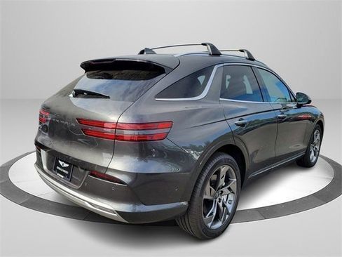 Used 2025 Genesis Electrified GV70 Advanced w/ Prestige Package image 3