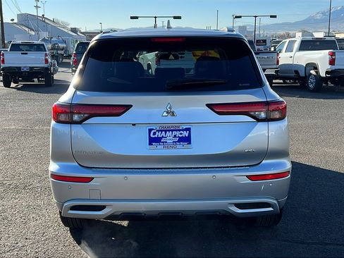 Used 2024 Mitsubishi Outlander SEL image 6