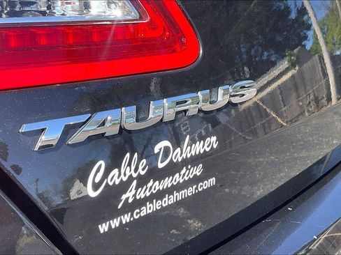 Used 2013 Ford Taurus SHO image 31