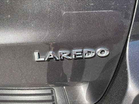 Certified 2021 Jeep Grand Cherokee Laredo X image 9