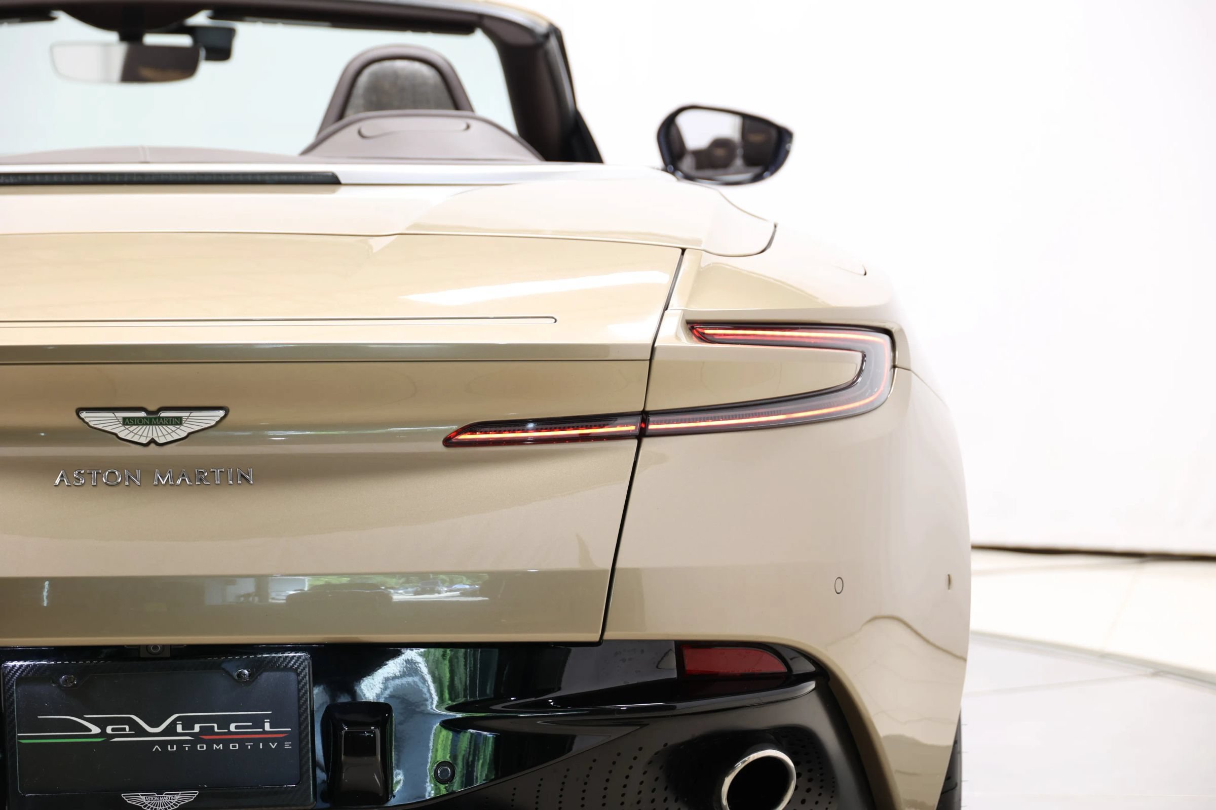 Used 2019 Aston Martin DB11 Volante RWD image 61