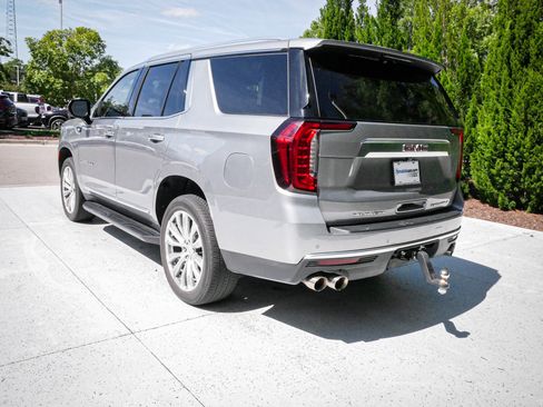 Used 2023 GMC Yukon Denali w/ LPO, Floor Liner Package AWD/4WD image 9