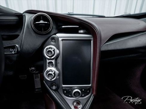 Used 2018 McLaren 720S Luxury RWD image 44