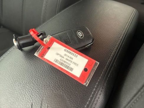 Used 2016 Kia Optima LX image 30