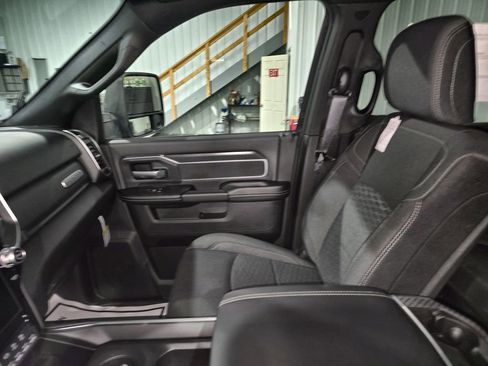 Used 2026 RAM 3500 Big Horn AWD/4WD image 11