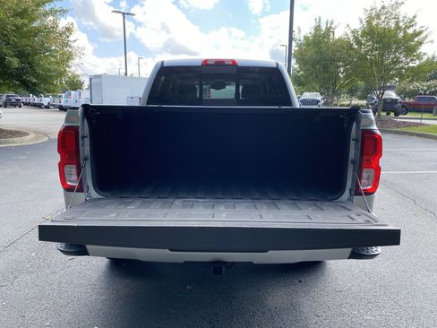 Used 2017 Chevrolet Silverado 1500 LTZ Z71 w/ LTZ Plus Package AWD/4WD image 11