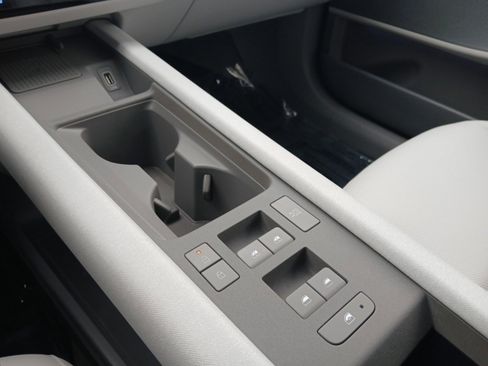 Certified 2025 Hyundai Ioniq 6 SEL image 17