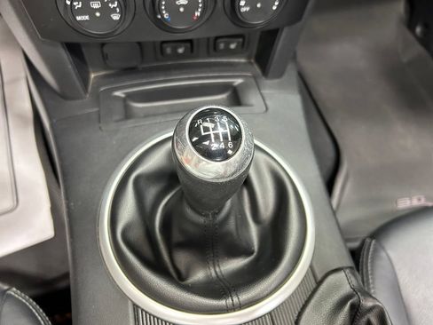 Used 2008 MAZDA MX-5 Miata Grand Touring RWD image 11