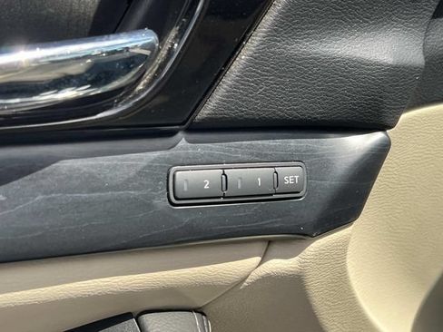 Used 2023 Nissan Maxima Platinum w/ Sport Mat Group FWD image 15