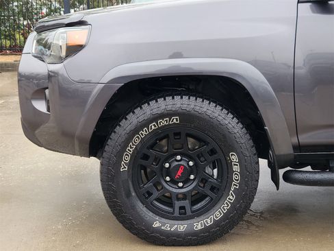 Used 2021 Toyota 4Runner SR5 Premium w/ Moonroof Package image 10