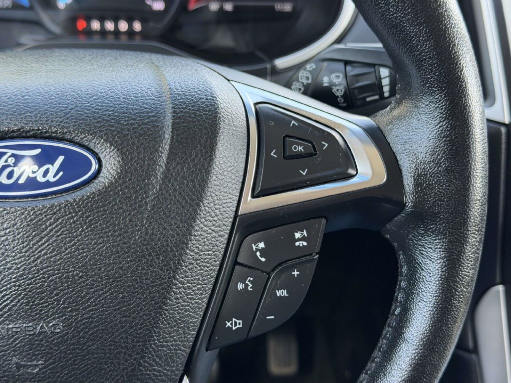 Used 2019 Ford Edge SEL w/ Equipment Group 201A FWD image 10