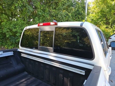 Used 2022 Nissan Frontier SV image 10