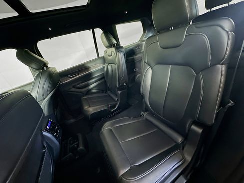 Used 2024 Jeep Grand Cherokee L Limited w/ Luxury Tech Group II image 29