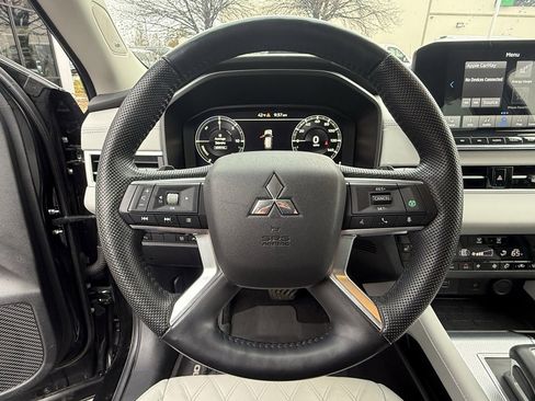 Used 2023 Mitsubishi Outlander SEL image 14