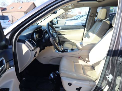 Used 2020 Jeep Grand Cherokee Limited AWD/4WD image 18