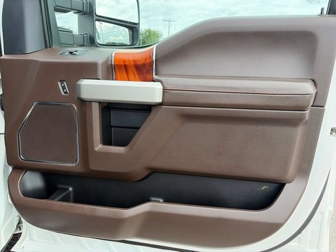 Used 2022 Ford F250 King Ranch w/ FX4 Off-Road Package AWD/4WD image 12