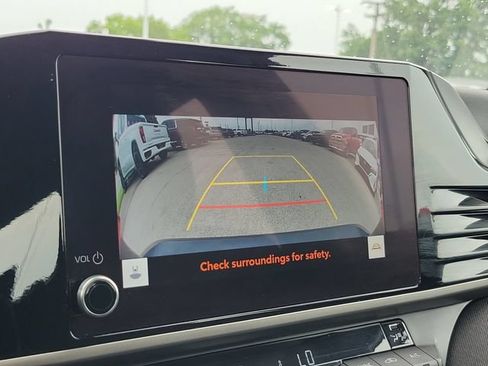 Used 2025 Toyota Camry LE FWD image 28