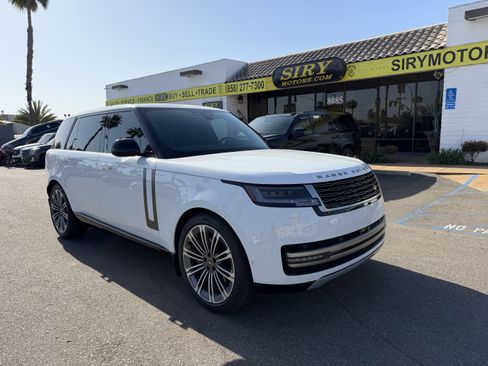Used 2025 Land Rover Range Rover Long Wheelbase SE image 1