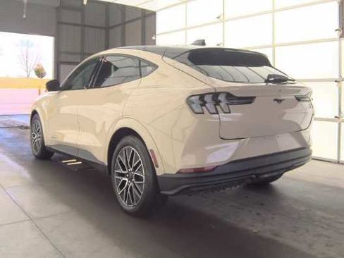 Used 2025 Ford Mustang Mach-E Premium image 6