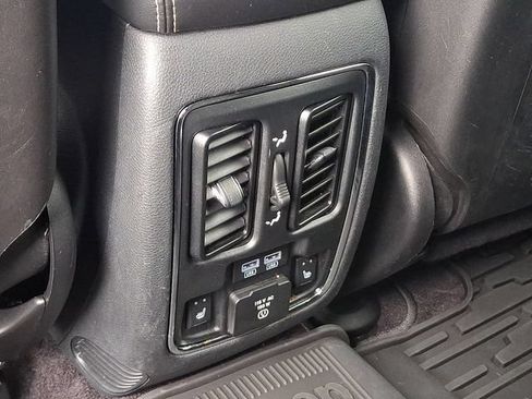 Used 2016 Jeep Grand Cherokee Limited AWD/4WD image 19