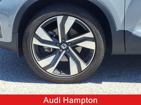 Used 2024 Volvo XC40 B5 Ultimate w/ Climate Package AWD/4WD image 12