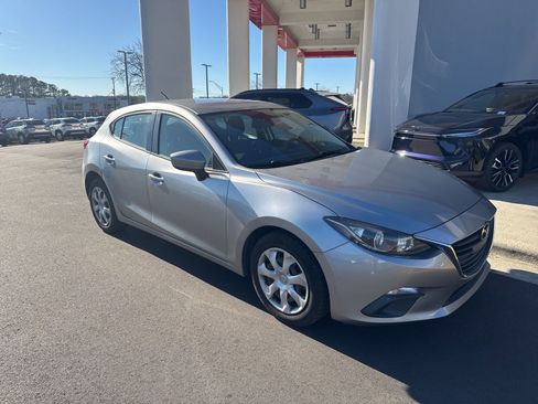 Used 2015 MAZDA MAZDA3 i Sport image 2
