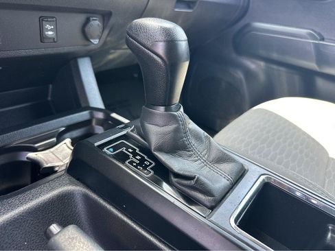 Used 2018 Toyota Tacoma SR RWD image 26