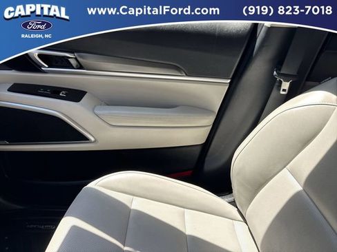 Used 2021 Kia Telluride S AWD/4WD image 29