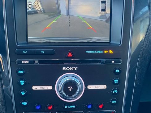 Used 2018 Ford Explorer Limited image 17