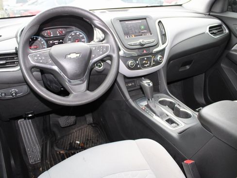 Used 2020 Chevrolet Equinox LS image 4