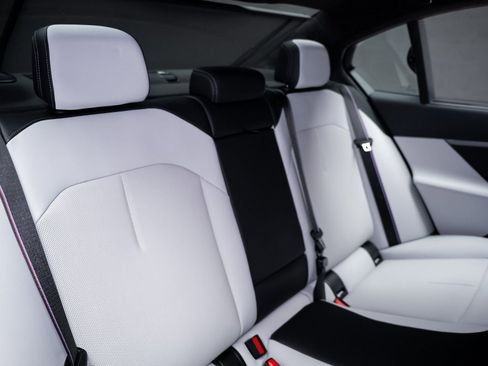 Used 2025 BMW M5 w/ Carbon Package image 68