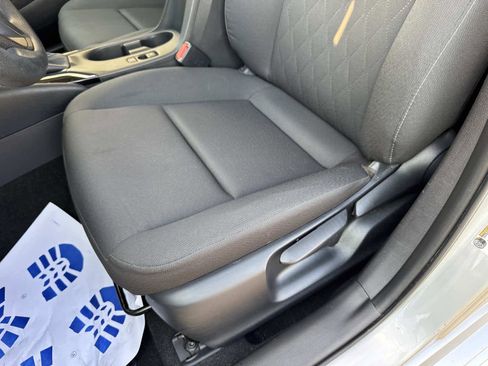 Used 2024 Toyota Corolla LE image 33
