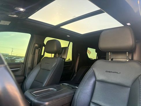 Used 2021 GMC Yukon Denali w/ Denali Ultimate Package AWD/4WD image 10