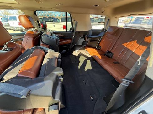 Used 2019 Cadillac Escalade Luxury image 23