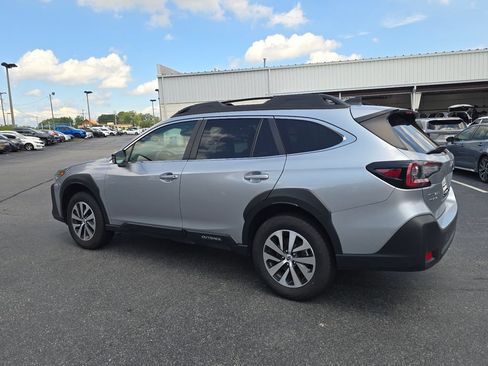 Used 2025 Subaru Outback Premium AWD/4WD image 5