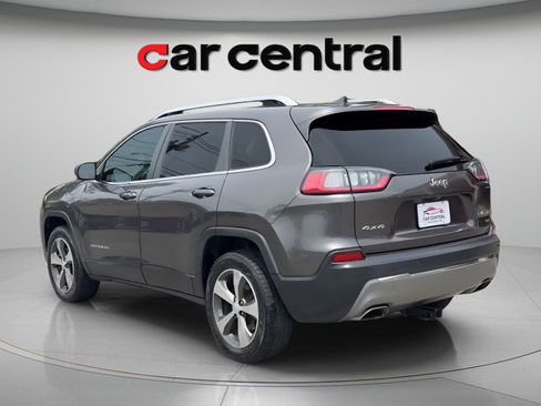 Used 2019 Jeep Cherokee Limited AWD/4WD image 3