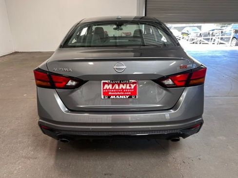 Used 2023 Nissan Altima 2.5 SR FWD image 4