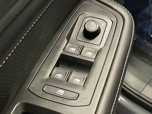 New 2026 Volkswagen Atlas Cross Sport SE AWD/4WD image 18