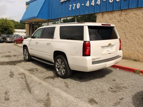 Used 2016 Chevrolet Suburban LTZ RWD image 3