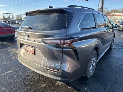 Certified 2023 Toyota Sienna XLE image 20