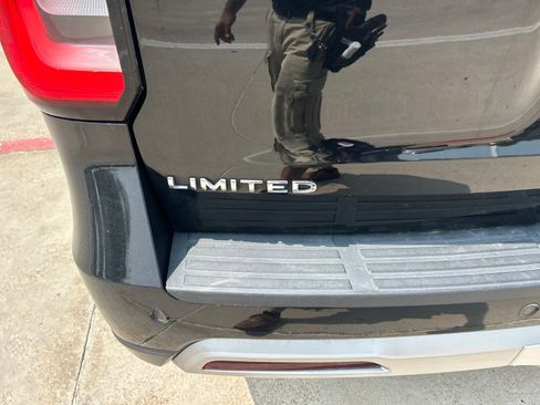 Used 2024 Ford Expedition Limited RWD image 11