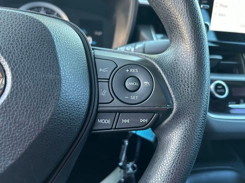 Used 2020 Toyota Corolla LE image 18