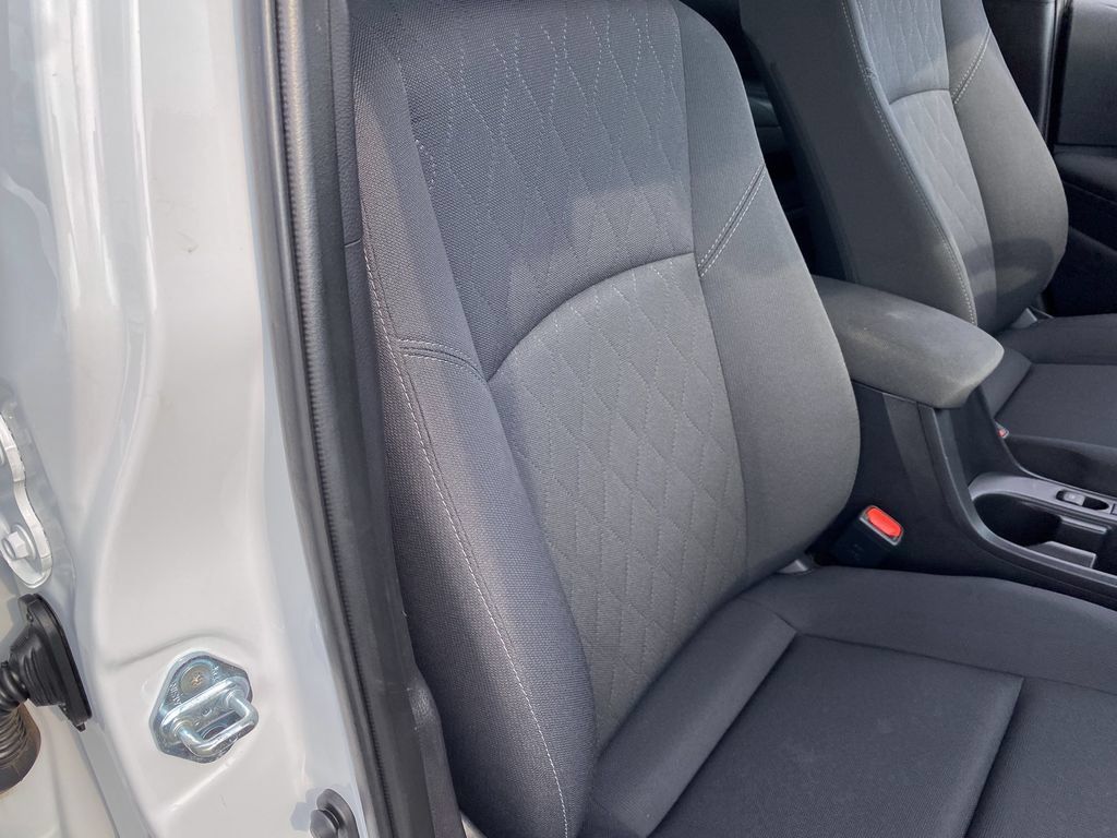 Used 2025 Toyota Corolla LE FWD image 29