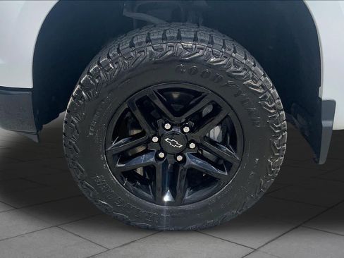 Used 2023 Chevrolet Silverado 1500 LT Trail Boss w/ Convenience Package II AWD/4WD image 11