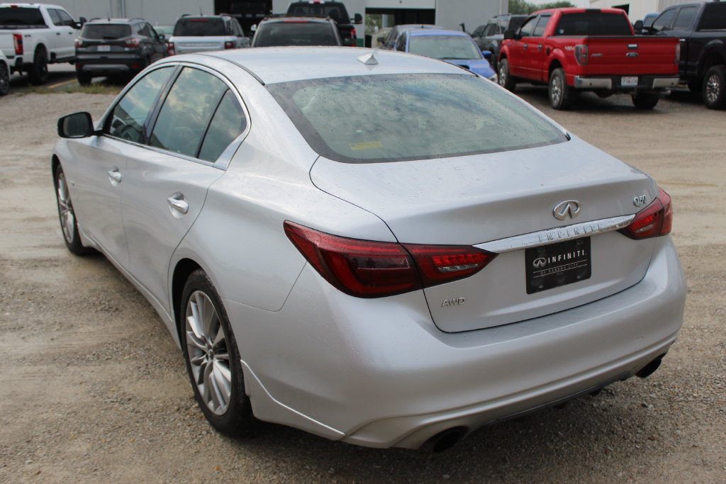 Used 2018 INFINITI Q50 Luxe w/ Essential Package (3.0T Luxe) AWD/4WD image 4