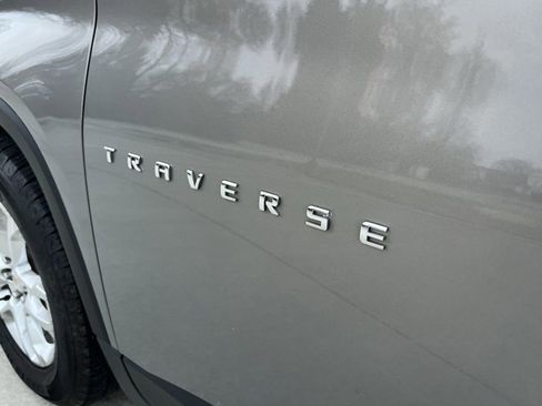 Used 2019 Chevrolet Traverse LT image 32