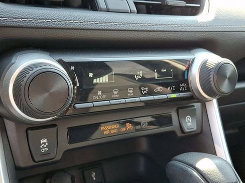 Certified 2021 Toyota RAV4 LE image 18