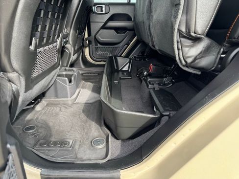 Certified 2022 Jeep Gladiator Mojave w/ Cold Weather Group image 32