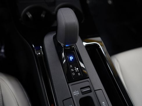 Used 2024 Toyota Prius Limited image 21